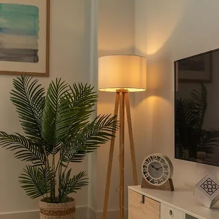 Precioso Y Recien Reformado Junto Al Metro Apartment *